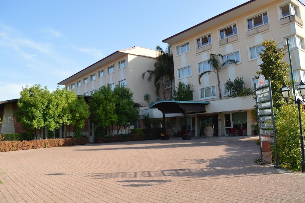 Semiramide Palace Hotel Castellana Grotte Exterior foto